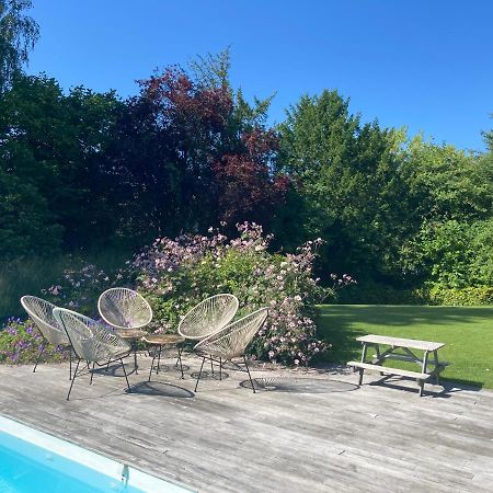 Les Glycines Bed & Breakfast Croix Eksteriør bilde