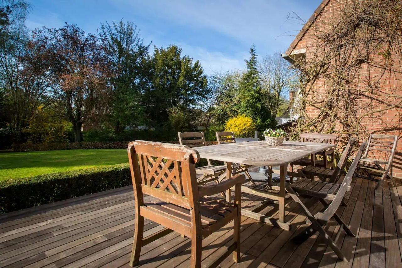 Les Glycines Bed & Breakfast Croix Eksteriør bilde