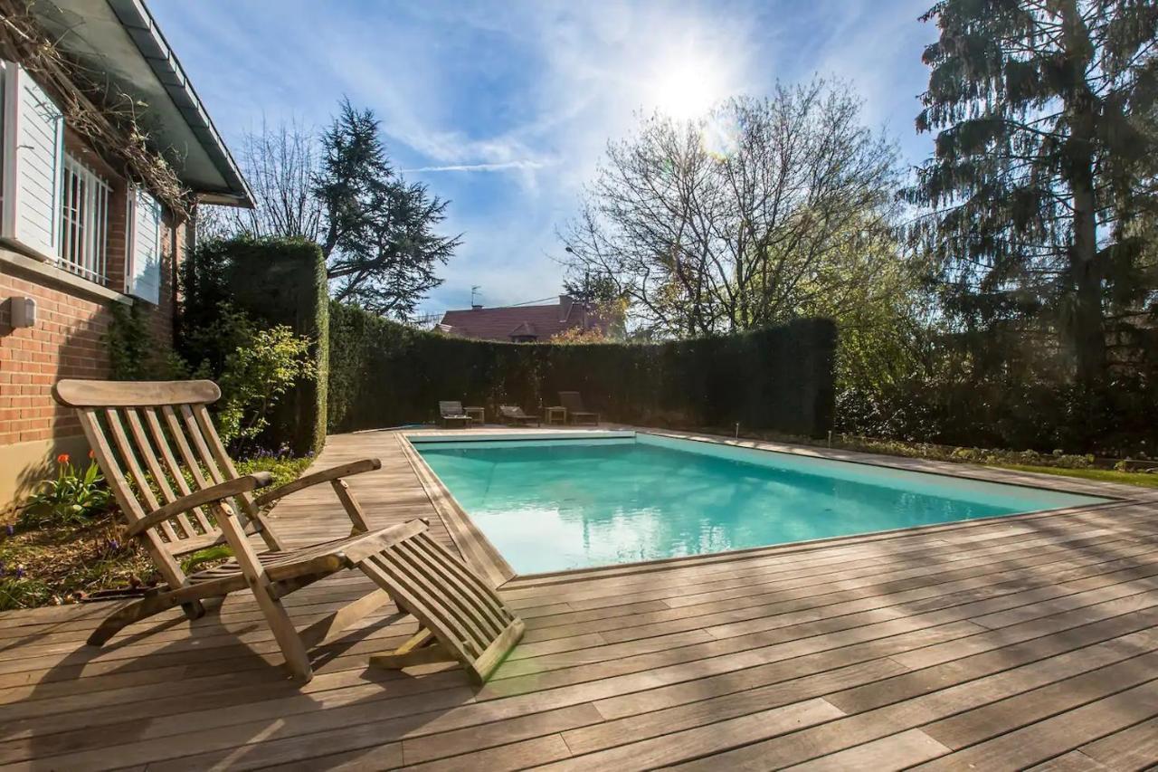 Les Glycines Bed & Breakfast Croix Eksteriør bilde