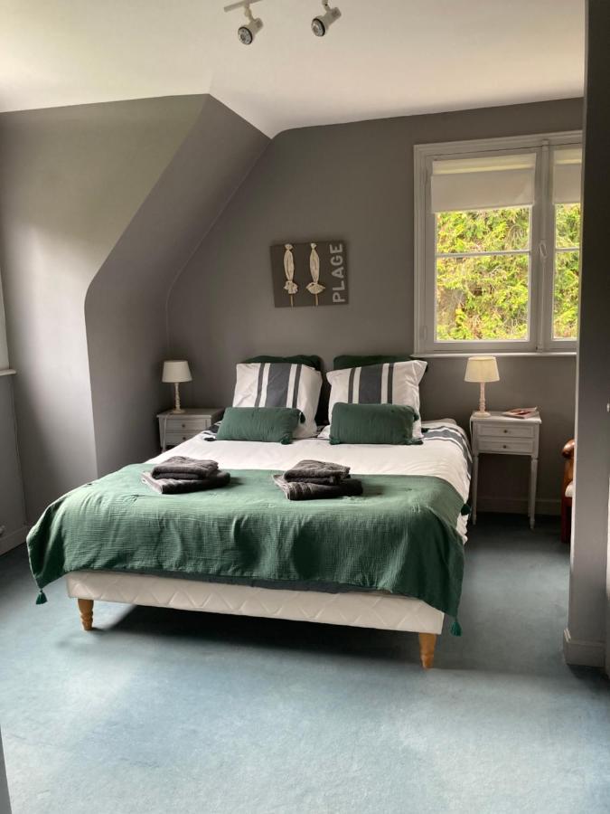 Les Glycines Bed & Breakfast Croix Eksteriør bilde